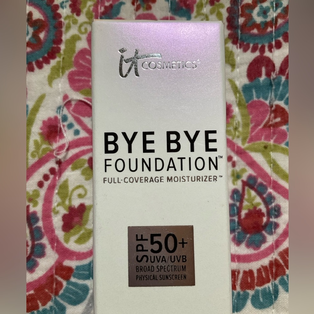 It Cosmetics BYE BYE Foundation *Light*